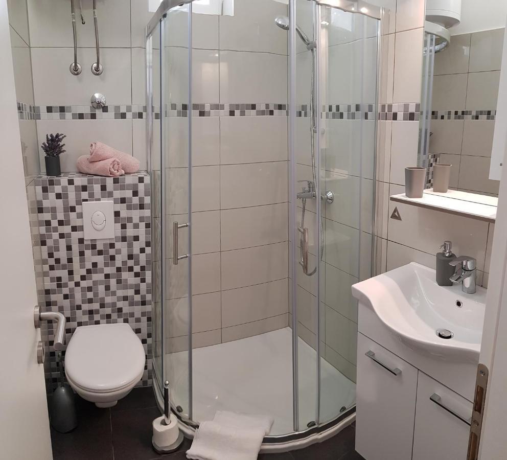 Apartments Ruzica Zaostrog Ngoại thất bức ảnh