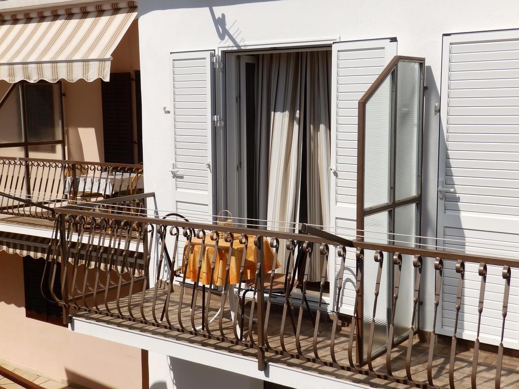 Apartments Ruzica Zaostrog Ngoại thất bức ảnh