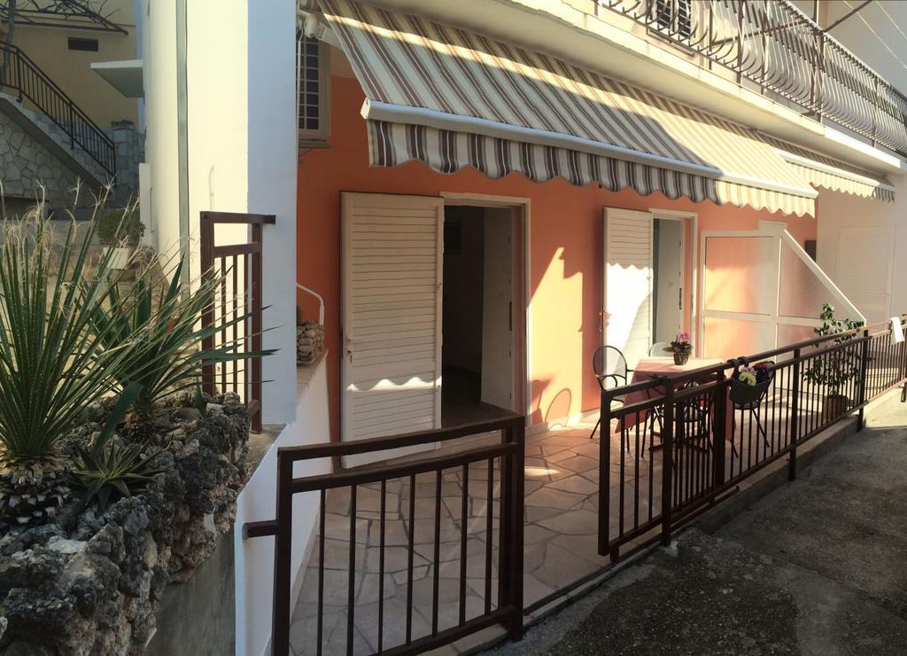 Apartments Ruzica Zaostrog Ngoại thất bức ảnh